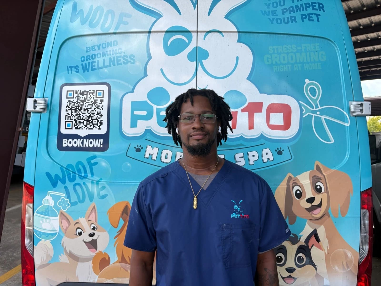 Jeremy, Pettito grooming specialist