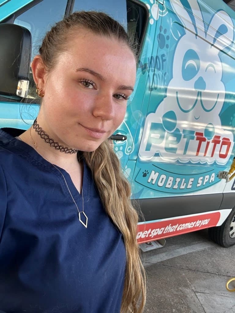 Sarah Moss, Pettito dog grooming specialist